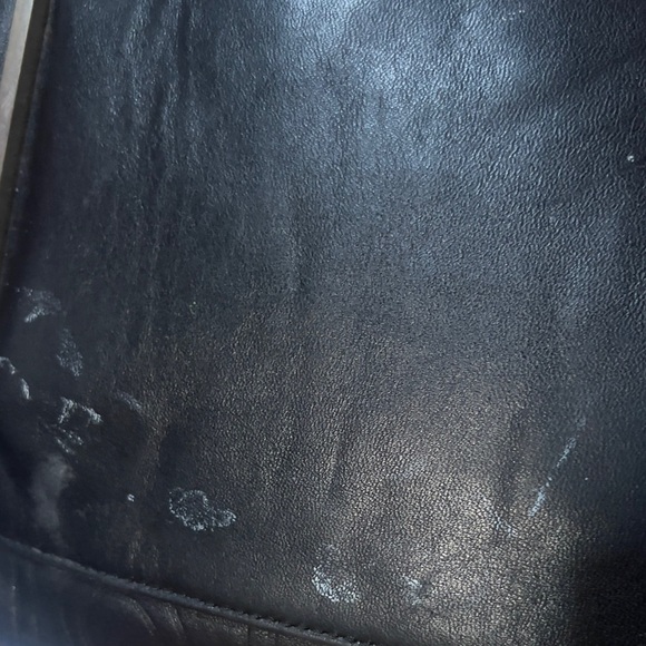 Authentic LV leather embossed speedy cube 30 handbag - Picture 6 of 8